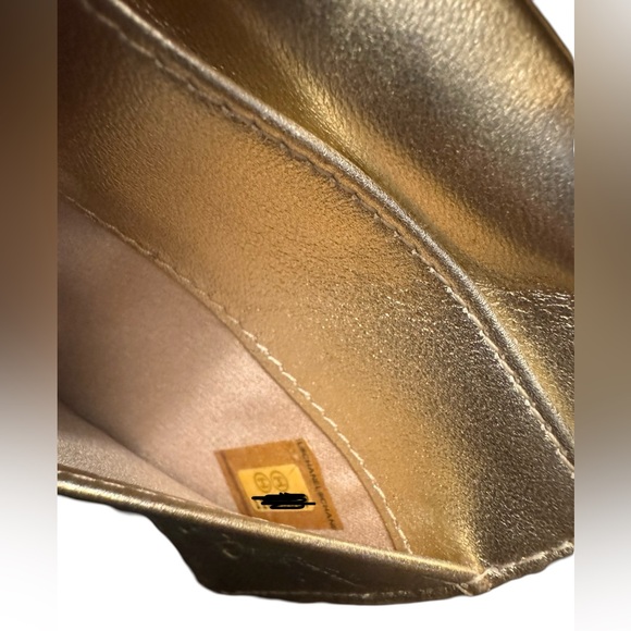 Chanel Gold Patent Lucky Symbols Agenda Preloved ✨Limited Edition✨ - Picture 5 of 9